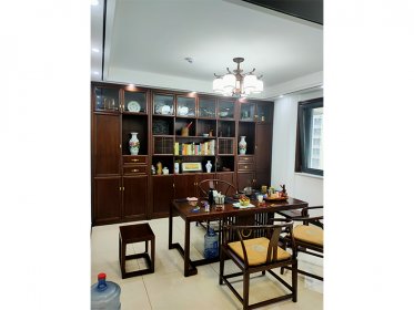濟(jì)南美式實(shí)木辦公家具訂購案例