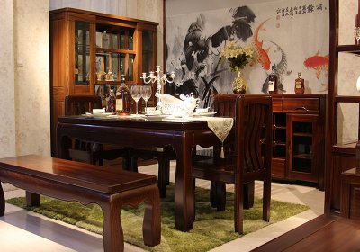 濟(jì)南實(shí)木家具分為純實(shí)木家具與仿實(shí)木家具