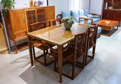 實(shí)木餐桌組合